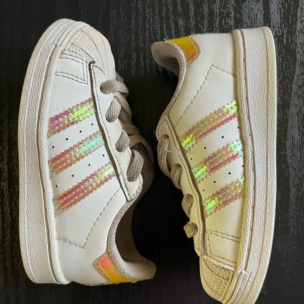 Toddler Girls Addidas Shoes - Picture 3 of 6